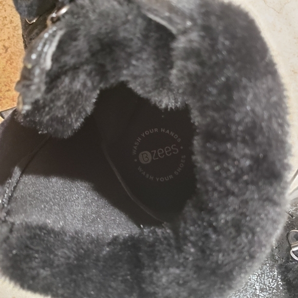 Bzees Hiker Style Boot - Picture 7 of 7